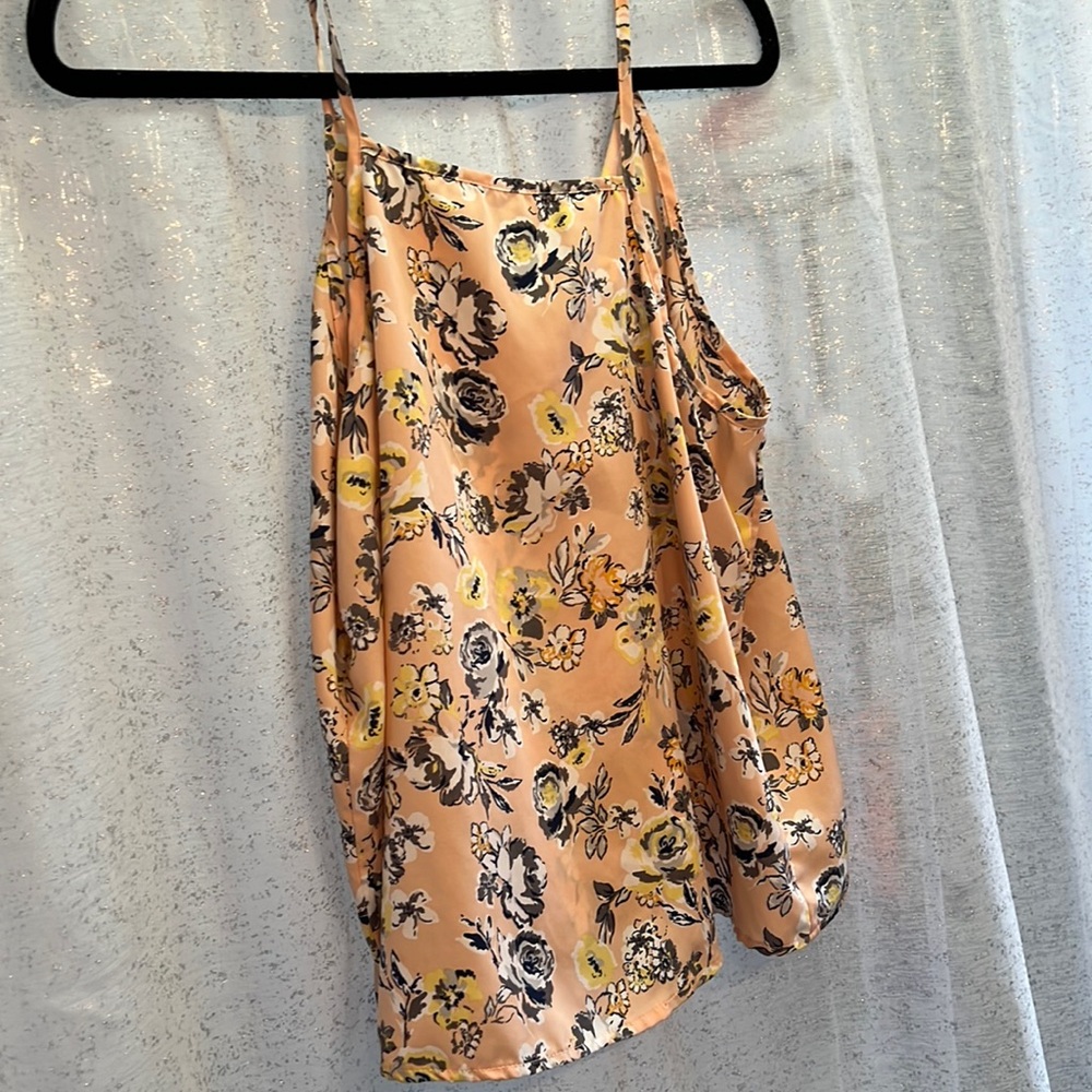 Flowy floral lightweight top